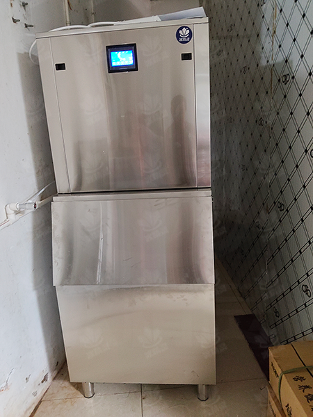 300公斤片冰制冰机交付陕西汉中市《多美乐超市》