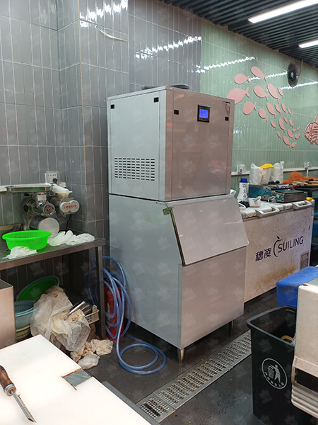 300公斤片冰制冰机外罩款交付广州市白云区《大利家精品超市》